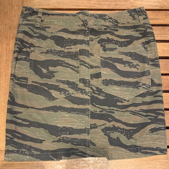 EUC Zadig & Voltaire Camouflage Mini Skirt Women’s size 38/Medium - Picture 6 of 7
